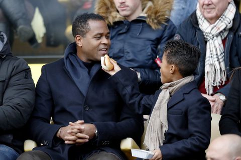 Kleinste Kluivert veroverde de wereld met zijn kookkunsten: deze beelden doen je hart smelten