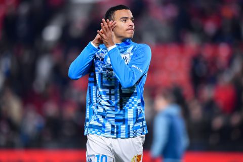 Van voetstuk gevallen Engelse topvoetballer ontvangt heuglijk nieuws in veelbesproken relatie