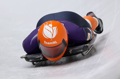 Skeletonster Kimberley Bos start aan 'gouden droom' in Milaan: 'Keer op keer bewezen dat we bovenin meedraaien'