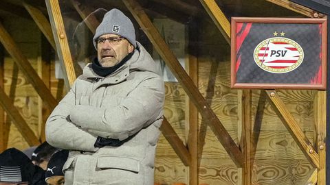 Trainer Peter Bosz komt met verrassende maatregel na blamage PSV: 'Dit kunnen ze gebruiken'