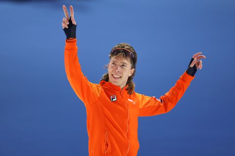 Fenomenale Jorrit Bergsma (40) stunt met olympisch brons op 10 kilometer, goud voor Metoděj Jílek (19)