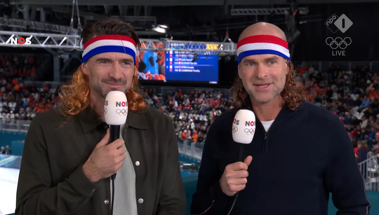 Erben Wennemars en Mark Tuitert zorgen voor hilariteit met 'Jorrit Bergsma-look' tijdens olympische 10.000 meter