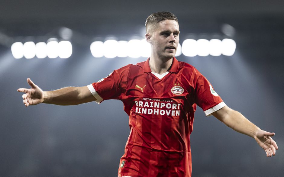 Opstellingen PSV en Borussia Dortmund: Joey Veerman in de basis, Malik Tillman op de flank