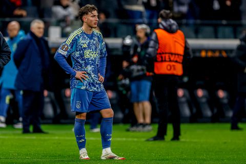 'Belachelijke afgang Ajax in Europa legt nog meer druk op duel met AZ: grotere schande dan het al is'