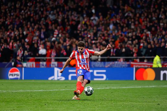 UEFA toont niet eerder vertoonde beelden van veelbesproken penalty bij Atlético Madrid - Real Madrid