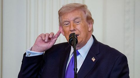 Donald Trump krijgt kort na situatie met Jutta Leerdam medaille van olympisch kampioene