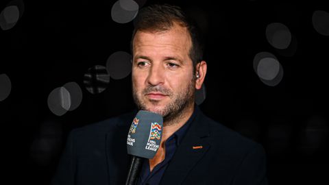 Oud-topvoetballer Rafael van der Vaart maakt moeder verslaafd: 'Ze doet het drie keer per dag'
