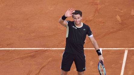 Casper Ruud wint van Djokovic in Monte Carlo