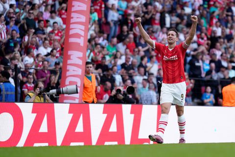 Luuk de Jong gaat weer aan de leiding in de race om topscorerstitel: 'Ik weet dat ik mijn goals maak'