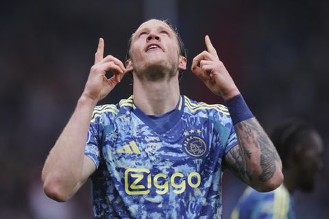 Ajax-held Wout Weghorst eerlijk na zijn winnende doelpunt: 'Hij had het goed gezien'