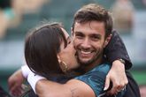 Vriendin van toptennisser laat emoties de vrije loop na intense week in Monte Carlo