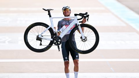 Mathieu van der Poel casht wéér flink in Parijs-Roubaix: dit is het prijzengeld in de 'Hel van het Noorden'