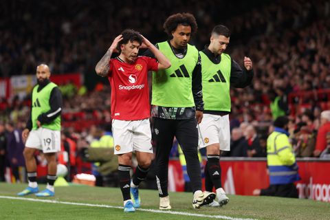 Voormalig Ajax-speler dupeert Manchester United en trekt aan haarknotje tegenstander