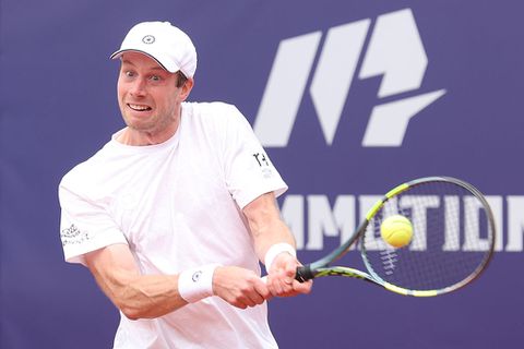 Toptennisser Botic van de Zandschulp doorbreekt magische grens na moeizame zege op qualifier