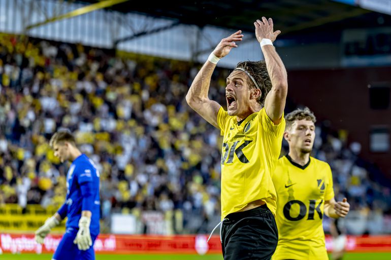 Mentaal gesloopt Roda JC verliest van gretig NAC Breda in play-offs