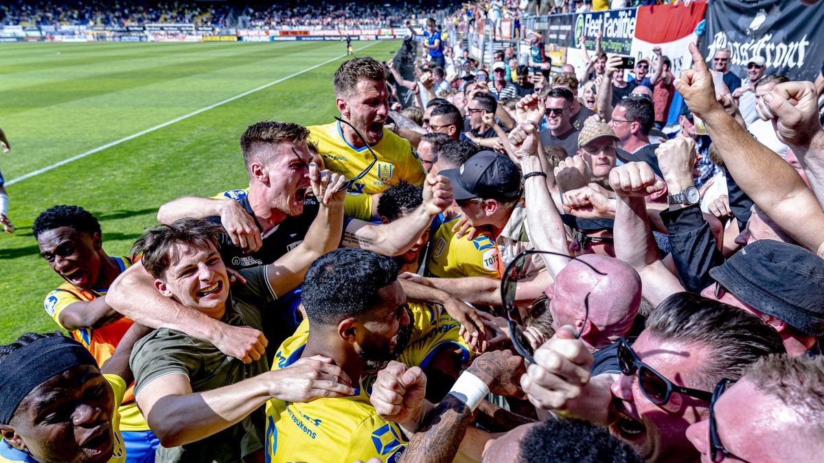 Hugo Borst na gelijkspel van RKC tegen PEC Zwolle: 'RKC heeft zojuist het eredivisieschap verloren'