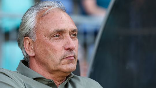 Oranje-bondscoach ligt onder vuur richting EK: 'Kom op, laat het eerst zelf even zien'