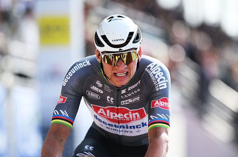 Dreun voor Mathieu van der Poel: 'Nederlandse wielrenner ziet belangrijke helper vertrekken'