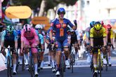 Verrassende Nederlandse zege in vierde etappe Giro d'Italia, volledig oranje podium in Lecce