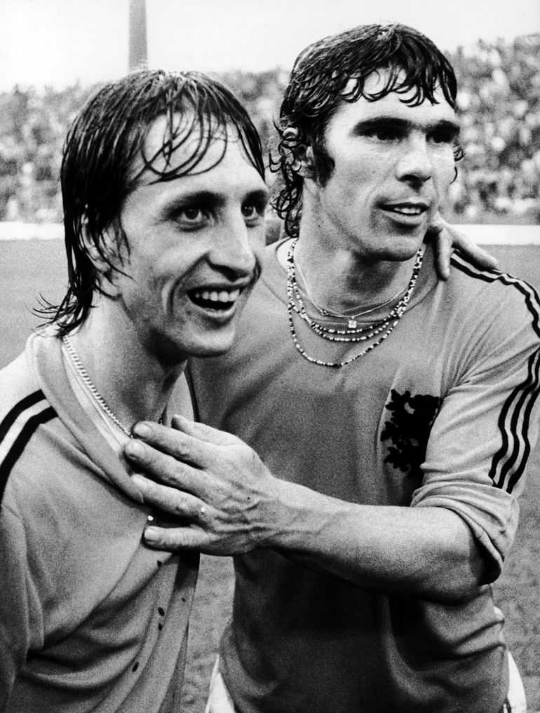 Bizar verhaal over mislukte wedstrijd tussen Ajax- en Feyenoord-legendes: 'Dat heeft wel mijn verjaardag verziekt'