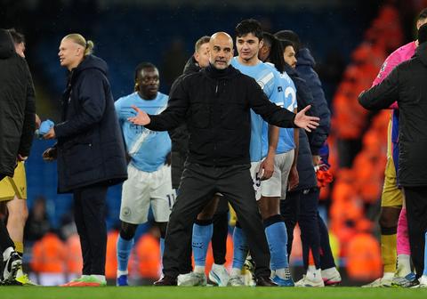 Manchester City zet de druk er vol op bij koploper Arsenal na gewonnen inhaalwedstrijd