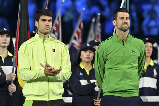 Toptennisser Carlos Alcaraz dient rivaal Novak Djokovic van repliek: 'Dat heb ik niet gedaan'