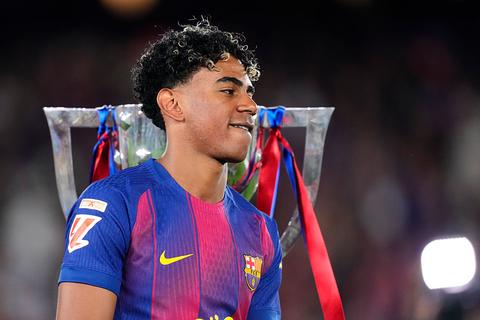 Bondscoach Spanje laat zich uit over beschikbaarheid sterspelers Lamine Yamal en Nico Williams op WK voetbal