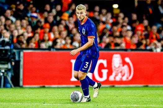 Matthijs de Ligt deelt details over blessure Brian Brobbey: 'Dat duel was niet de reden'