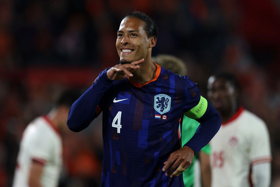 Virgil van Dijk kan in voetsporen Georginio Wijnaldum treden: 'Ze willen hem de best betaalde verdediger ter wereld maken'