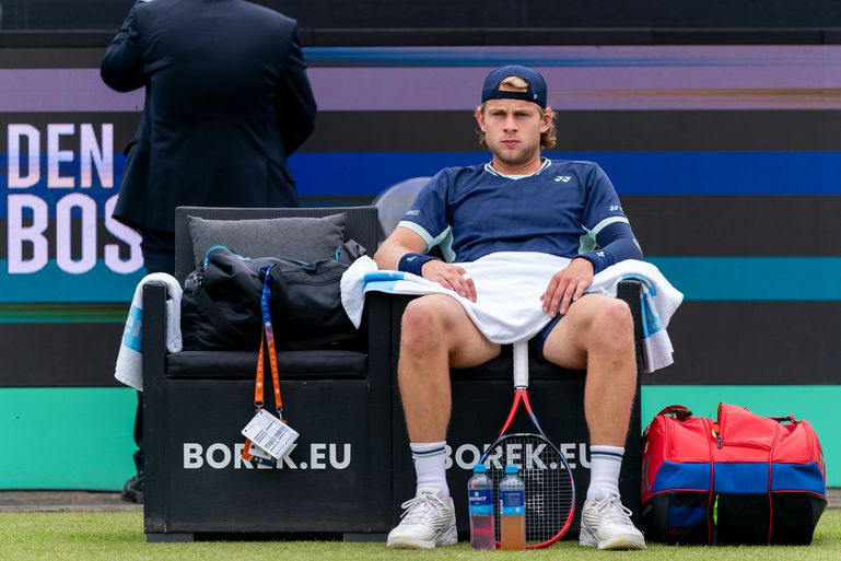 Belgische toptennisser gestraft voor lang 'toiletbezoek' op Libéma Open: 'Het is bloedheet!'
