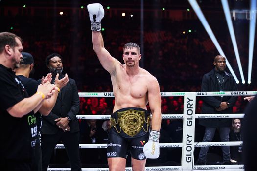 'Ongezond titelgevecht' voor Rico Verhoeven bij Glory 100: 'Het is een risico'