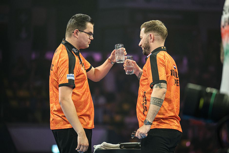 Nederlandse darters Danny Noppert en Gian van Veen duidelijk over vervolg World Cup of Darts: 'Daar doen we niet aan'