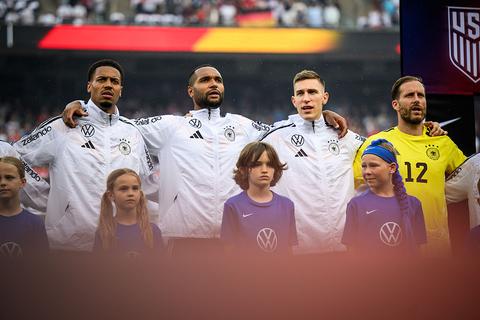 Het volkslied van Duitsland: spelers zingen op WK voetbal over 'Eenheid en Recht en Vrijheid'