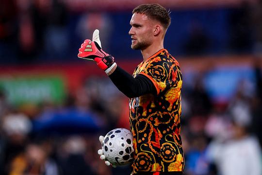 Duidelijkheid over fitheid Oranje-doelman Bart Verbruggen in aanloop naar eerste wedstrijd WK voetbal