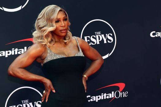 Serena Williams grapt tijdens prijzengala over Taylor Swift, Travis Kelce en Drake