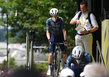 Jonas Vingegaard vindt mondkapjes weer nodig in Tour de France: 'Er gaat veel corona rond'