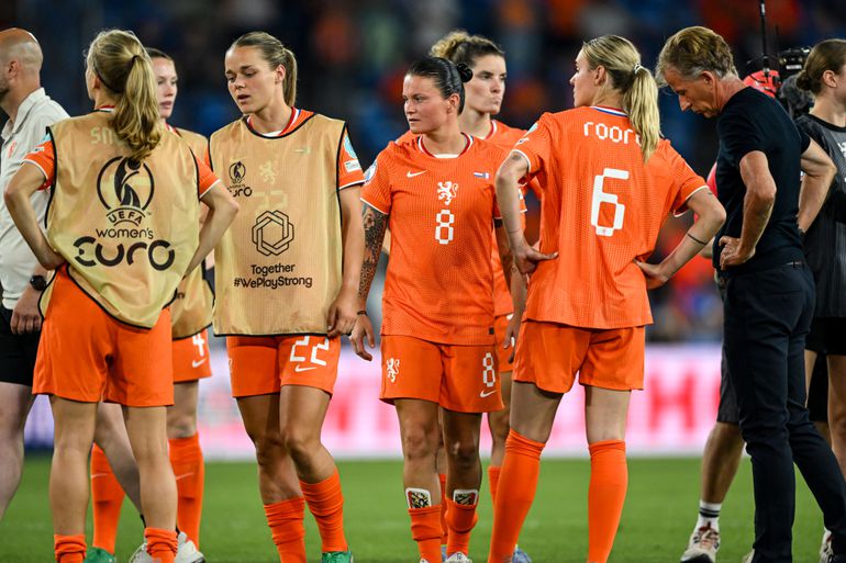 Ontluisterend eindrapport Oranje Leeuwinnen na drama op EK: dit zijn de cijfers voor falende Andries Jonker en speelsters