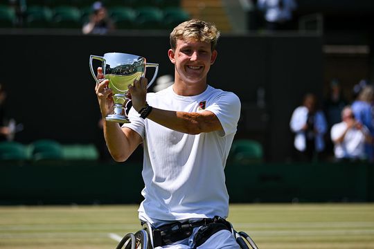 Nederlandse tennisser (22) wint Wimbledon en pakt grote zak aan prijzengeld mee
