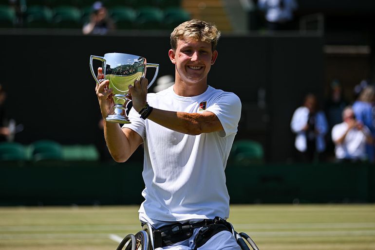 Nederlandse tennisser (22) wint Wimbledon en pakt grote zak aan prijzengeld mee