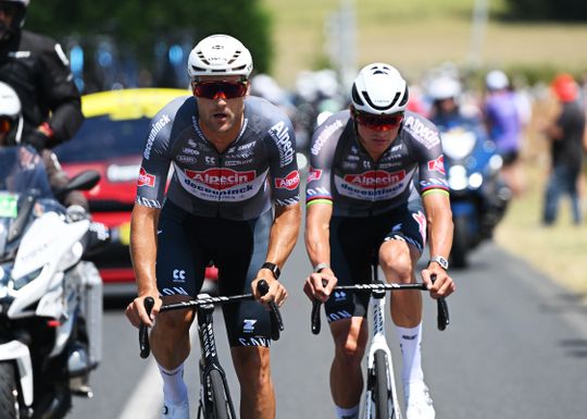 Mathieu van der Poel zorgt voor paniek in Tour-peloton: ultieme vlucht eindigt spectaculair