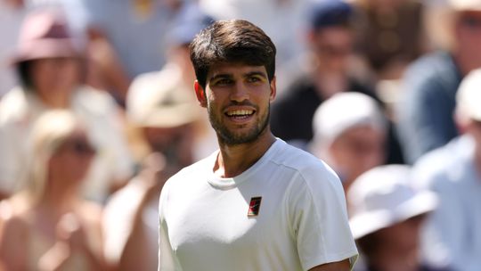 Toptennisser Carlos Alcaraz duikt avond voor finale Wimbledon op in Londen