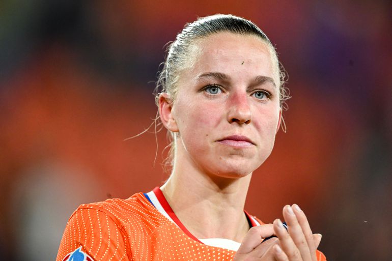 Oranje Leeuwin keihard voor eigen ploeg na 'pijnlijke' uitschakeling op EK: 'Het is gewoon mislukt'