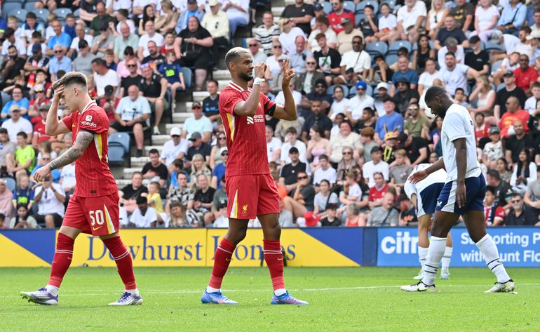 Cody Gakpo emotioneel na goal voor Liverpool: Nederlander eert overleden ploeggenoot Diogo Jota