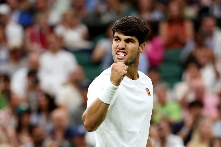 TV-gids Wimbledon: zo kijk je live naar de finale tussen Carlos Alcaraz en Jannik Sinner