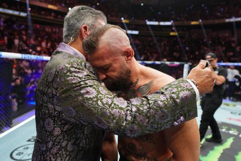 Vechtsporticoon Conor McGregor krijgt nog meer vreselijk nieuws na horrorterugkeer in UFC