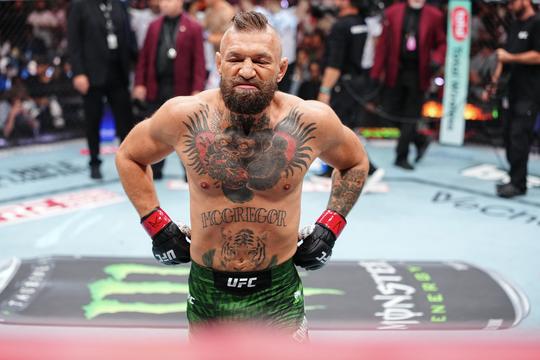 Dit bizarre bedrag verdiende Conor McGregor aan zijn extreem korte UFC-terugkeer