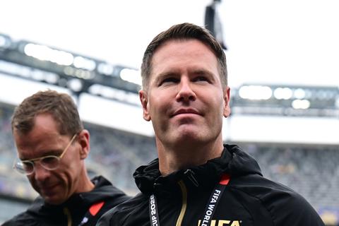 Scheidsrechter Danny Makkelie laat uitgebreid van zich horen na vroegtijdig afscheid op WK voetbal