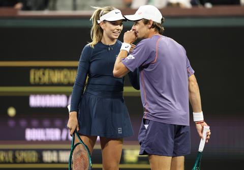 Bekend tenniskoppel stapt op slotdag van Wimbledon in het huwelijksbootje