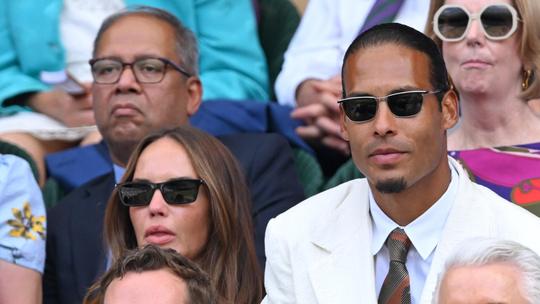 Oranje-aanvoerder Virgil van Dijk zorgt met opvallende verschijning voor open monden: 'Zag er érg goed uit'