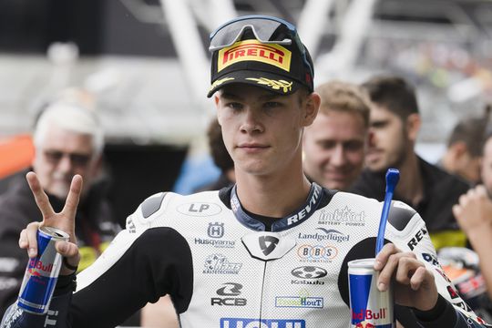 Schitterend nieuws voor motorcoureur Collin Veijer: 19-jarig talent maakt promotie na historische prestaties